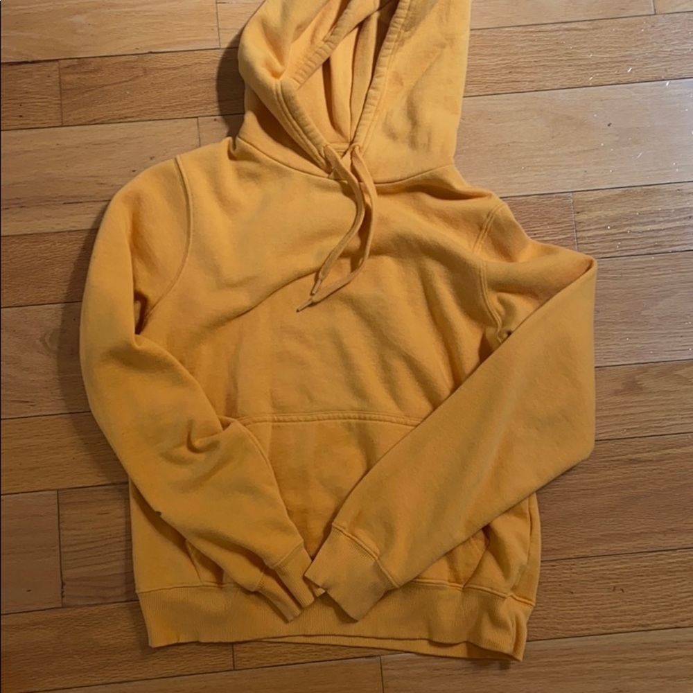 cute mustard yellow urban outfitter sweatshirt